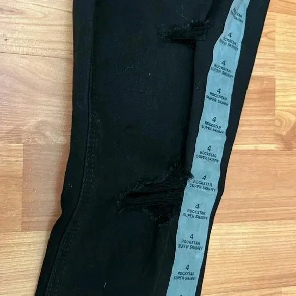 Old Navy Rockstar Super Skinny High rise Black Size 4 - Picture 3 of 4
